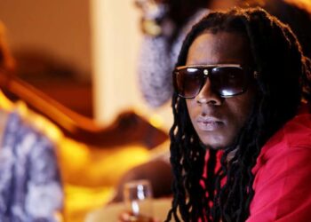 Mugeez tooXclusive.com